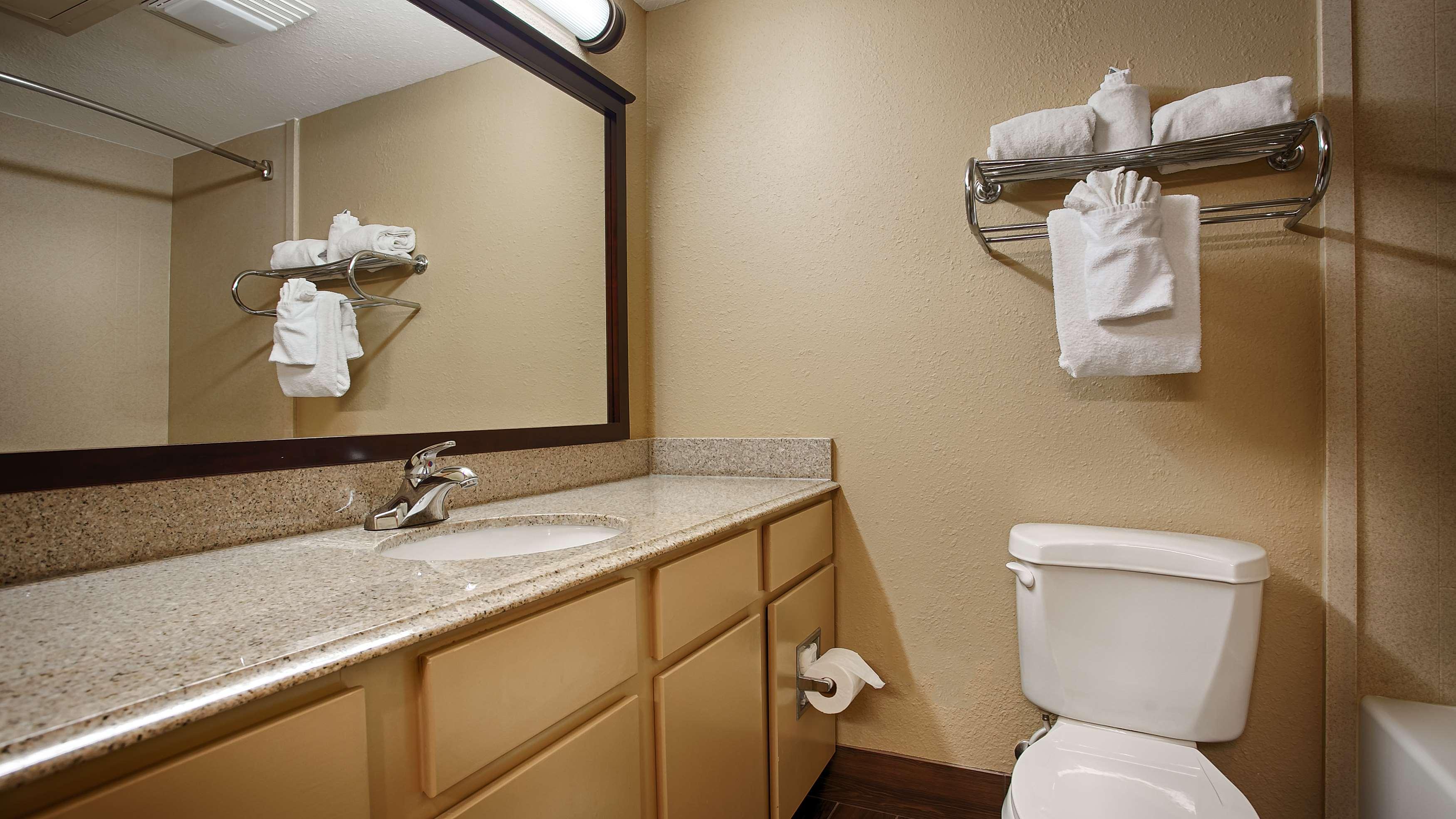 Best Western Of Alexandria Inn & Suites & Conference Center מראה חיצוני תמונה