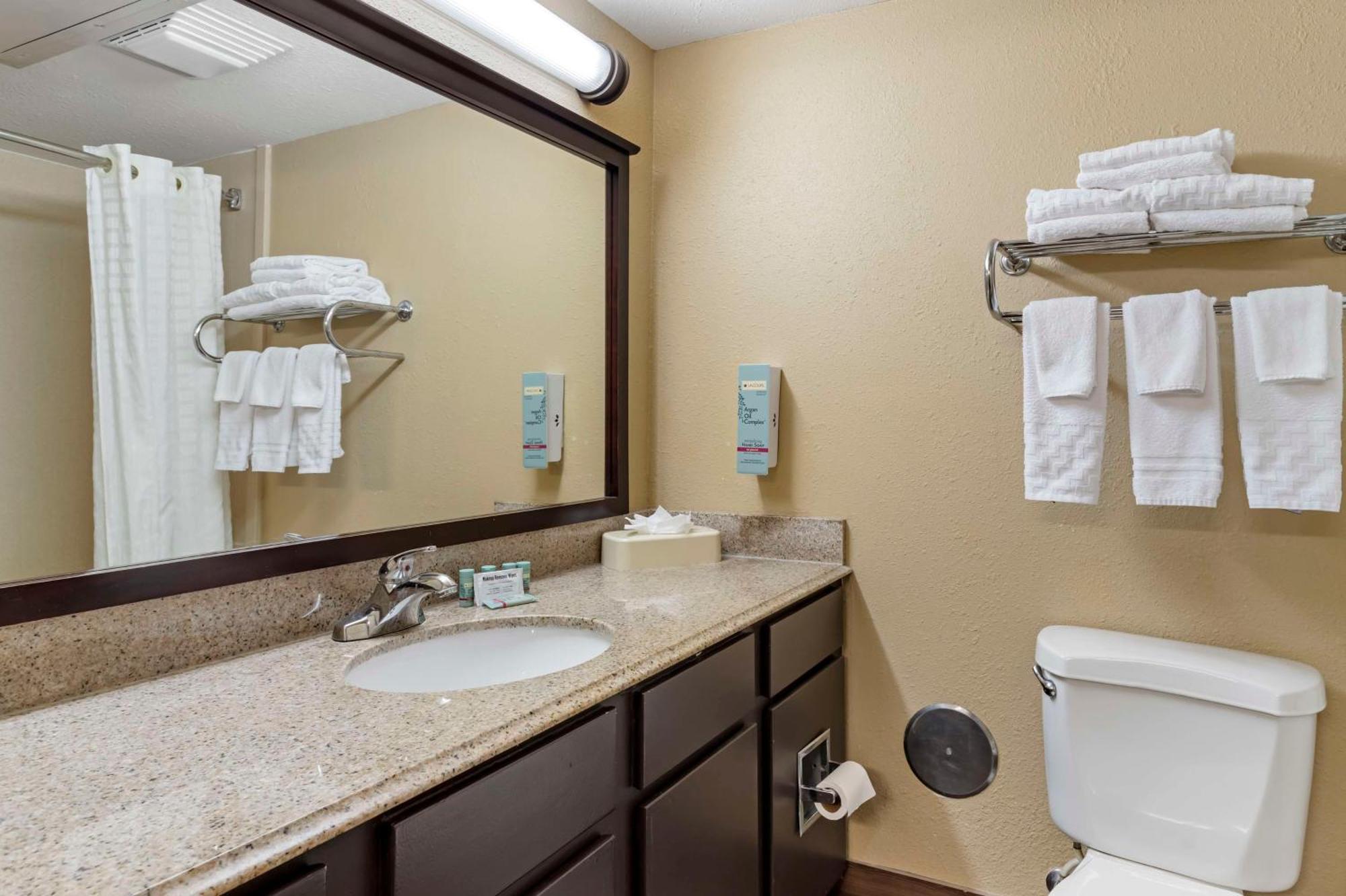 Best Western Of Alexandria Inn & Suites & Conference Center מראה חיצוני תמונה