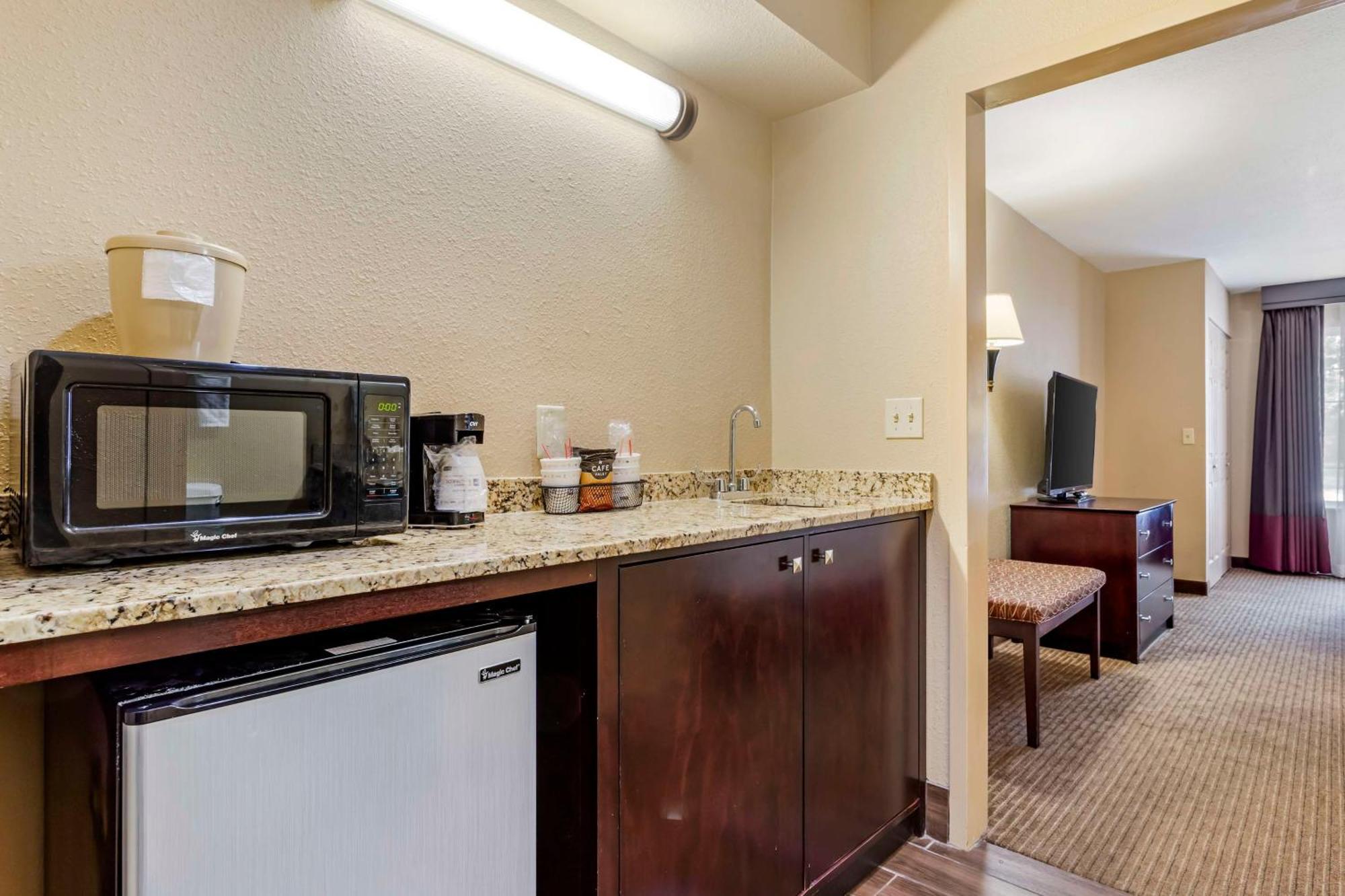 Best Western Of Alexandria Inn & Suites & Conference Center מראה חיצוני תמונה