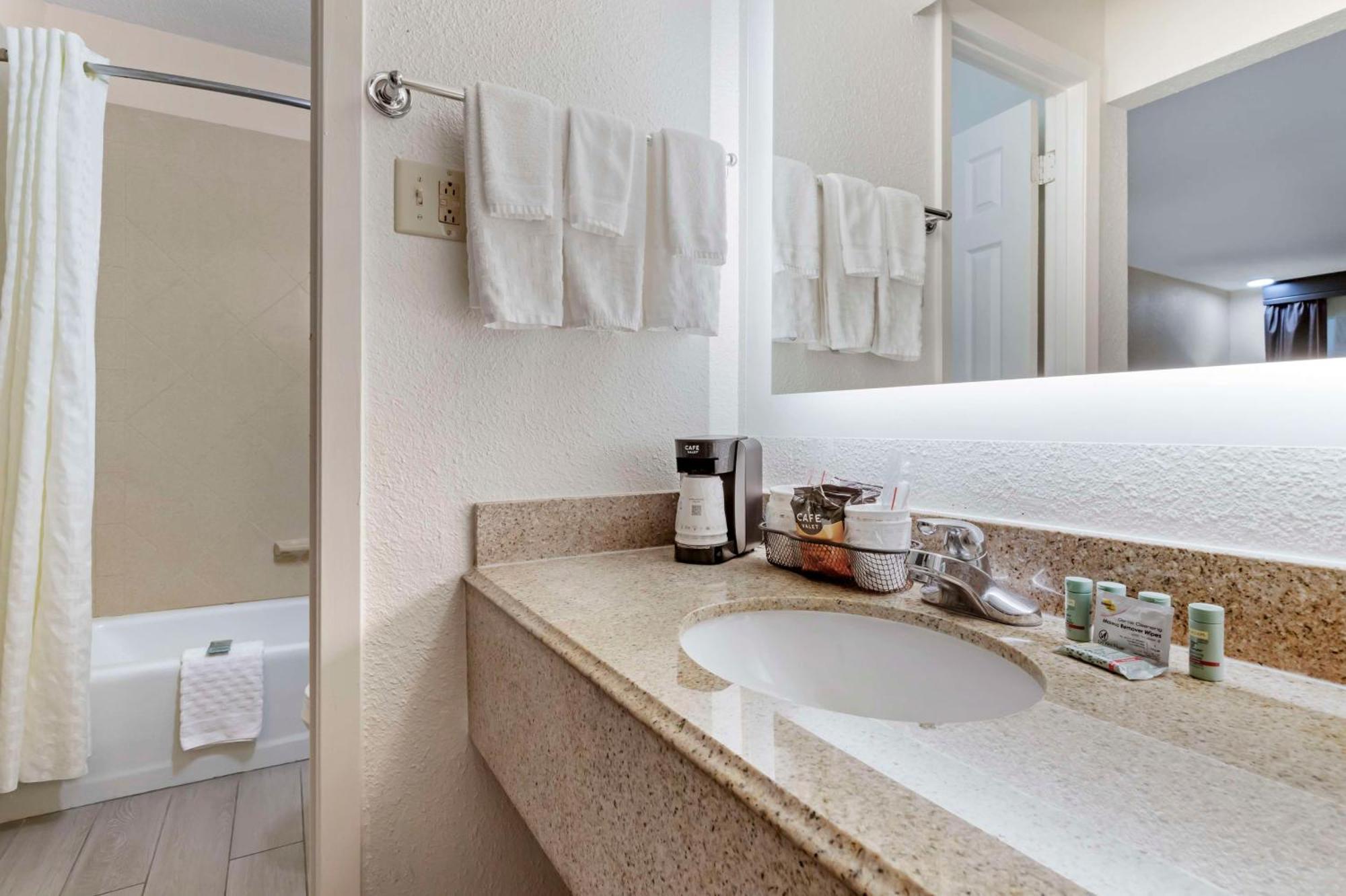 Best Western Of Alexandria Inn & Suites & Conference Center מראה חיצוני תמונה