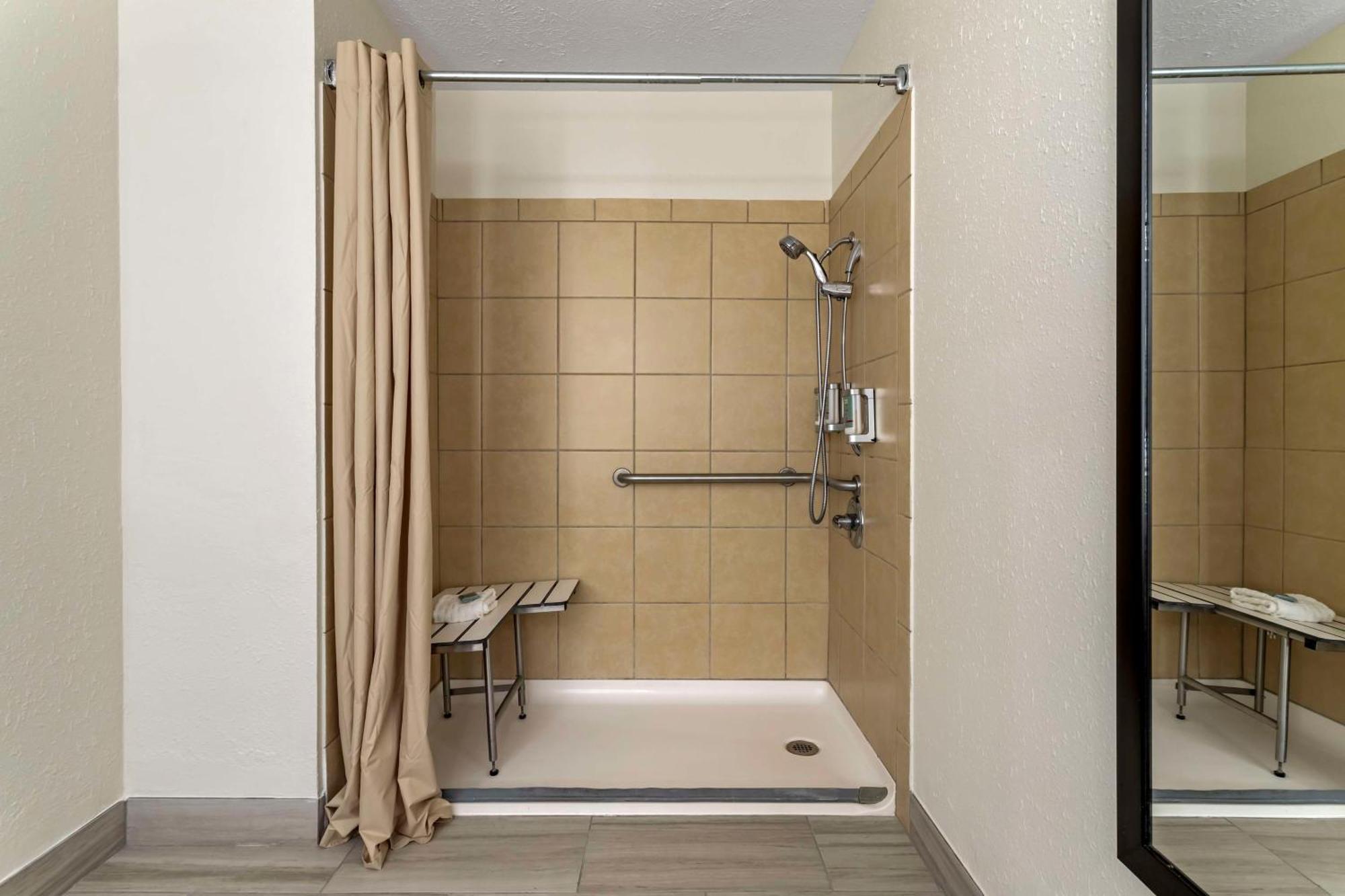Best Western Of Alexandria Inn & Suites & Conference Center מראה חיצוני תמונה