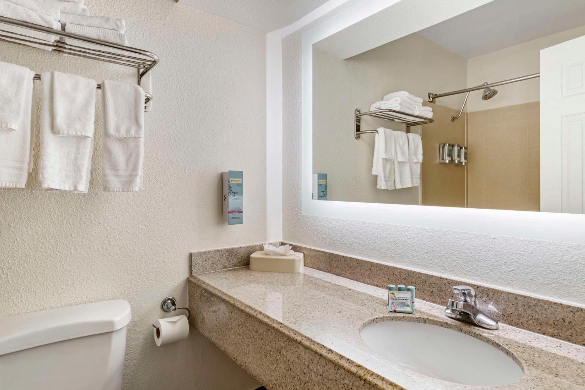 Best Western Of Alexandria Inn & Suites & Conference Center מראה חיצוני תמונה